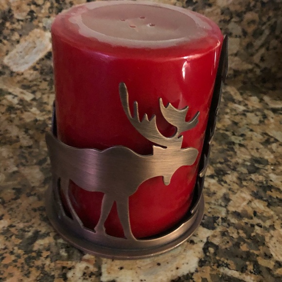 White Barn Candle - Picture 3 of 5